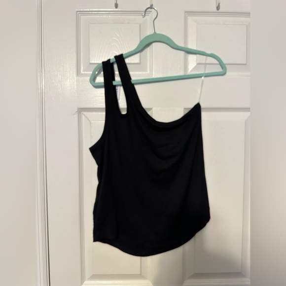 Old Navy tank - Picture 3 of 3